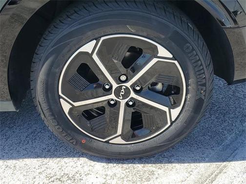 2023 Kia Niro SX
