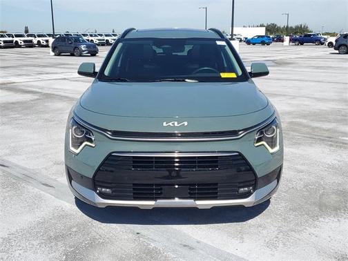 2023 Kia Niro SX