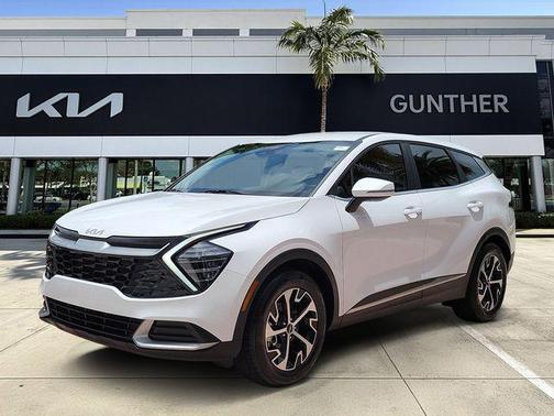Glacial White Pearl 2025 Kia Sportage EX