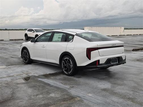 2025 Kia K4 GT-Line