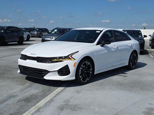 Glacial White Pearl 2024 Kia K5 GT-Line