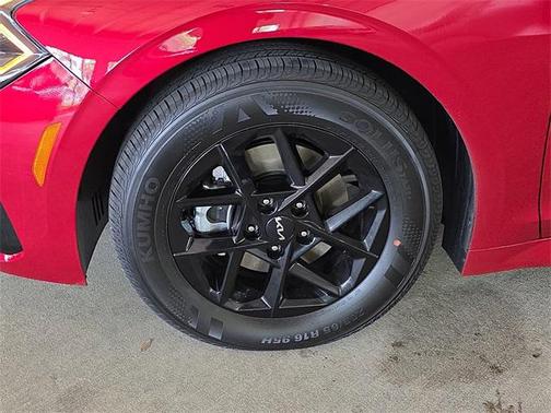 2025 Kia K5 LXS
