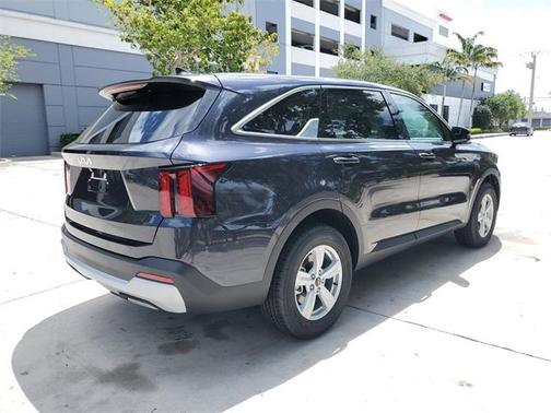 2025 Kia Sorento LX