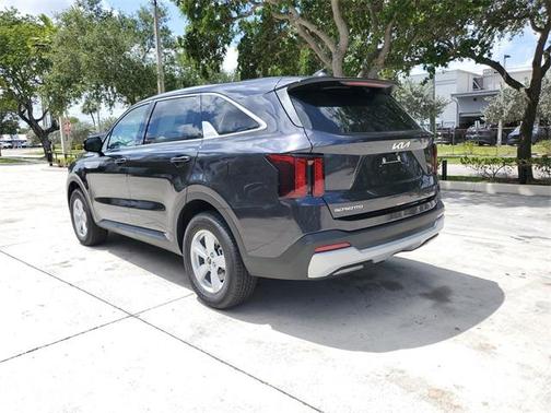 2025 Kia Sorento LX