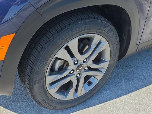 Dark Ocean Blue/White Roof 2023 Kia Seltos S