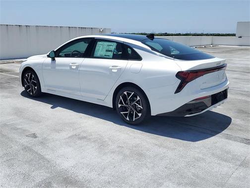 2025 Kia K5 EX