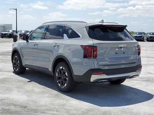 2025 Kia Sorento S