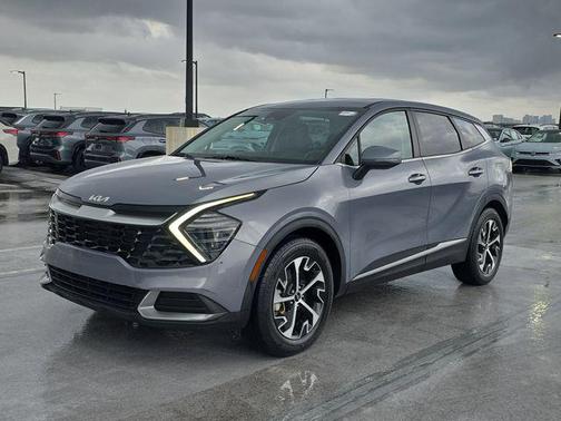 Everlasting Silver 2024 Kia Sportage EX