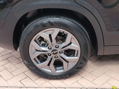 Fusion Black 2024 Kia Seltos S