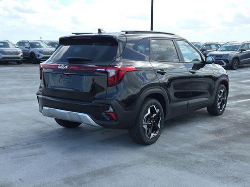 Fusion Black 2026 Kia Seltos S