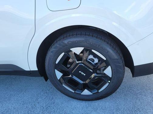 Snow White Pearl 2027 Kia Carnival EX