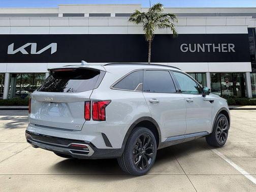 Wolf Gray 2023 Kia Sorento SX