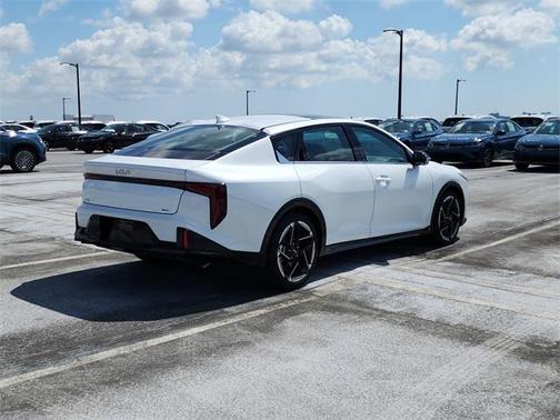 2025 Kia K4 GT-Line