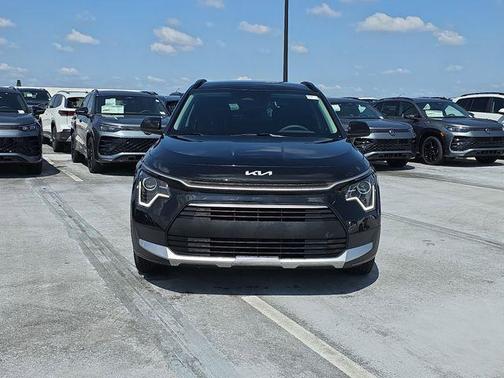 Aurora Black Pearl 2025 Kia Niro LX