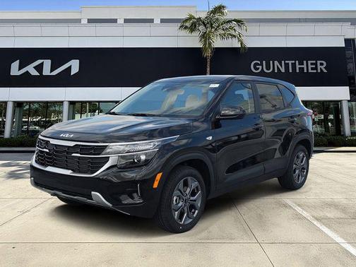 Fusion Black 2026 Kia Seltos LX