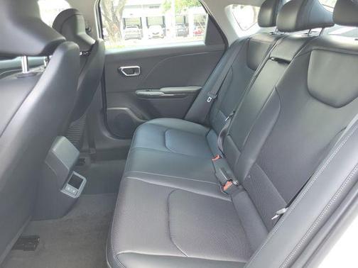 Snow White Pearl 2026 Kia K4 EX