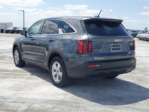 2023 Kia Sorento LX
