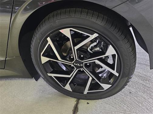 2025 Kia K5 EX