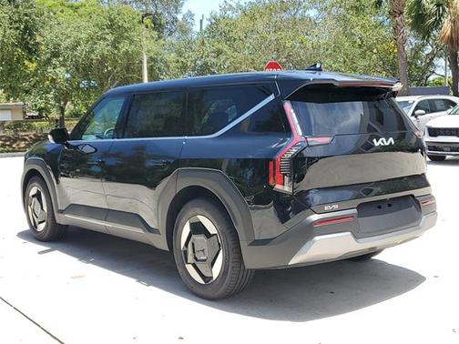 2026 Kia EV9 Light