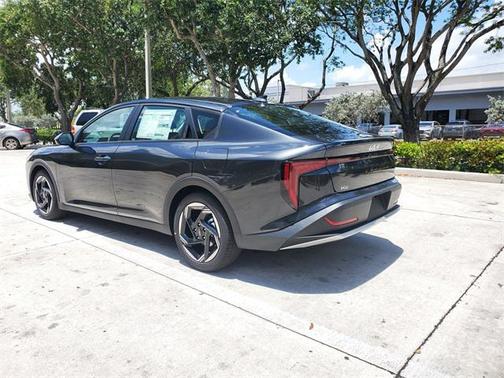 2025 Kia K4 LXS