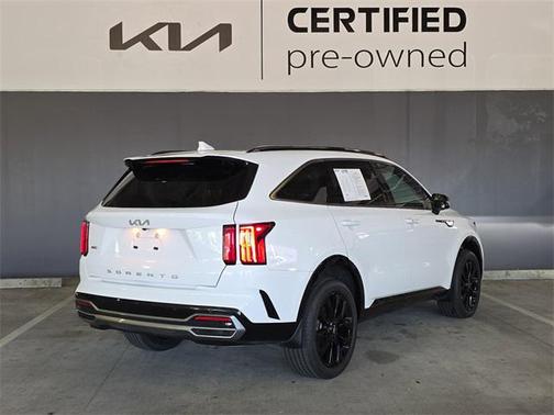 2022 Kia Sorento SX