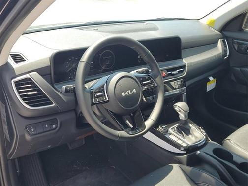 2025 Kia Seltos EX