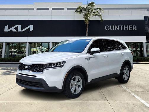 Glacial White Pearl 2023 Kia Sorento LX