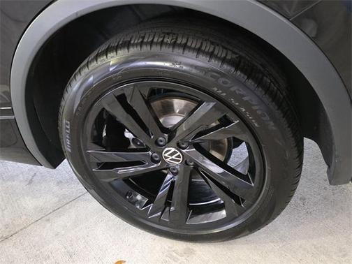2023 Volkswagen Tiguan 2.0T SE R-Line Black