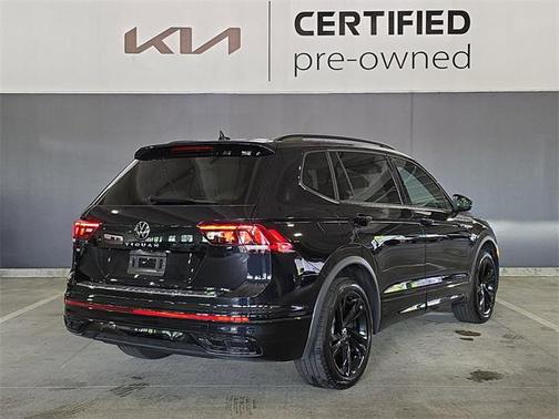 2023 Volkswagen Tiguan 2.0T SE R-Line Black