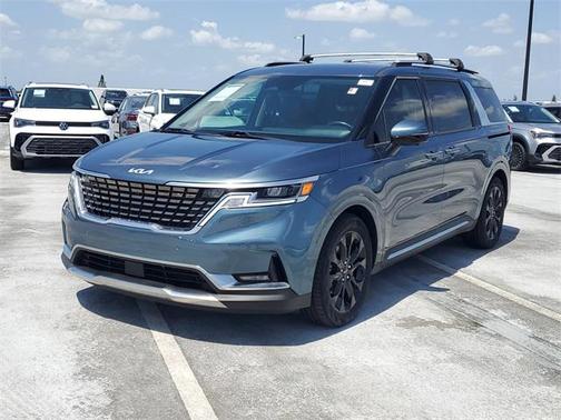 2022 Kia Carnival SX