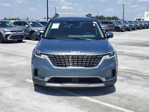 2022 Kia Carnival SX