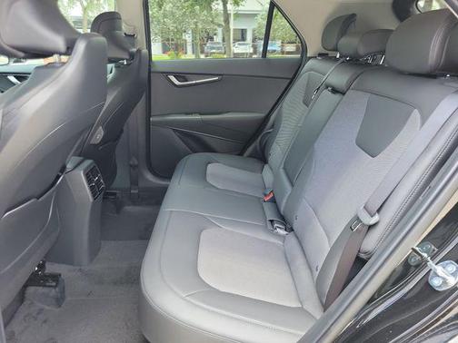 Aurora Black Pearl 2026 Kia Niro EX