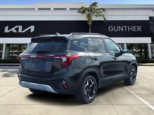 Fusion Black 2026 Kia Seltos S