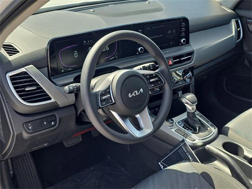 2025 Kia Seltos LX