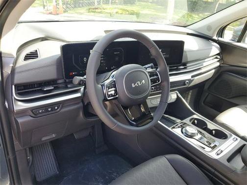 2025 Kia Carnival SX