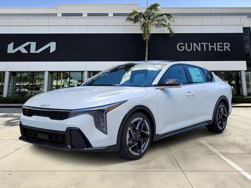 Snow White Pearl 2026 Kia K4 GT-Line