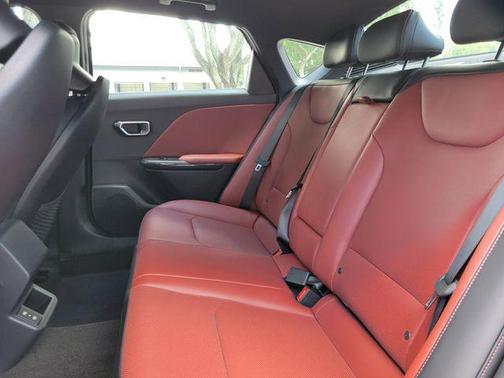 Snow White Pearl 2026 Kia K4 GT-Line