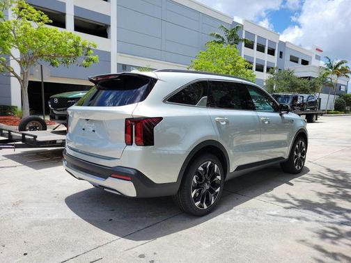 Ivory 2026 Kia Sorento SX