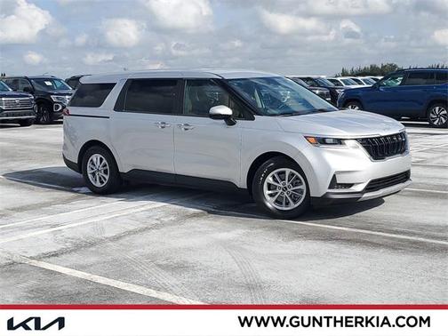 2023 Kia Carnival LX