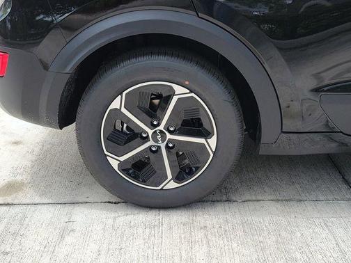 Aurora Black Pearl 2026 Kia Niro LX
