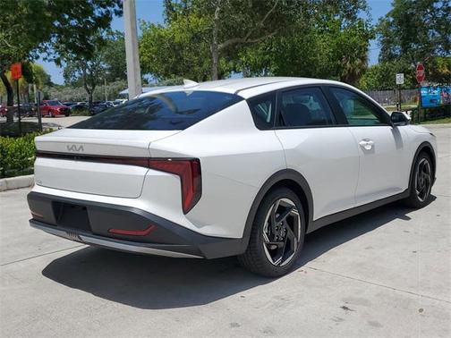 2025 Kia K4 EX