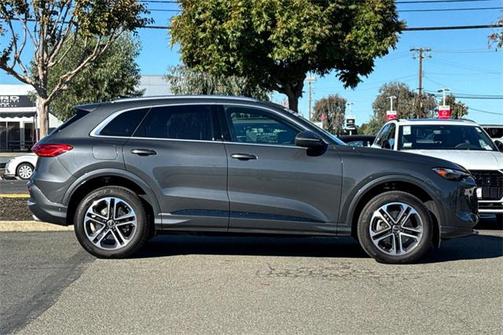 2025 Audi Q5 Premium TFSI quattro S tronic