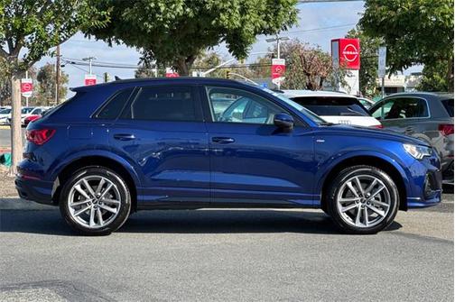 2025 Audi Q3 Premium 45 TFSI S line quattro Tiptronic