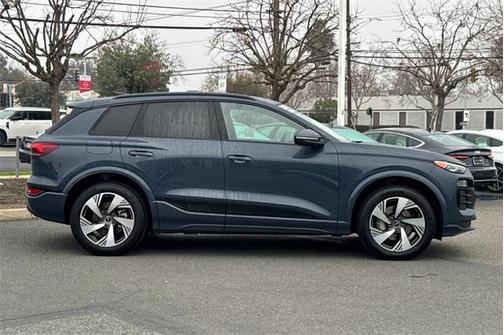 2025 Audi Q6 e-tron Premium quattro