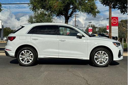 2025 Audi Q3 Premium 45 TFSI S line quattro Tiptronic