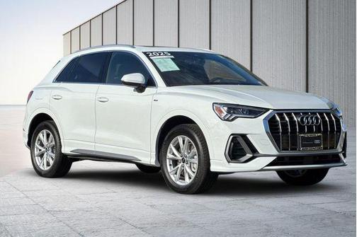2025 Audi Q3 Premium 45 TFSI S line quattro Tiptronic