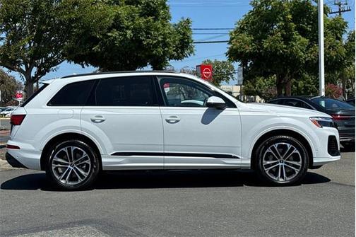 2025 Audi Q7 Premium Plus 45 TFSI quattro Tiptronic
