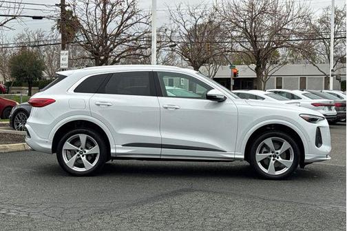 2025 Audi Q5 Premium Plus TFSI quattro S tronic