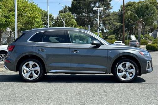 2025 Audi Q5 Premium Plus 45 TFSI S line quattro S tronic