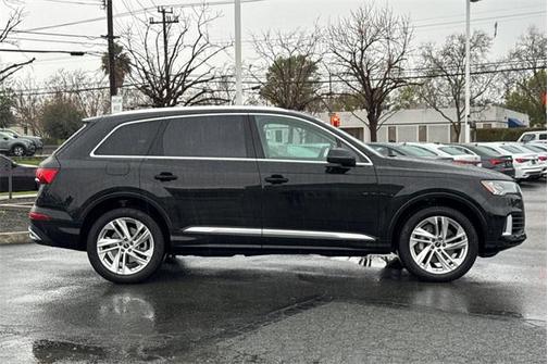 2023 Audi Q7 Premium Plus 55 TFSI quattro Tiptronic